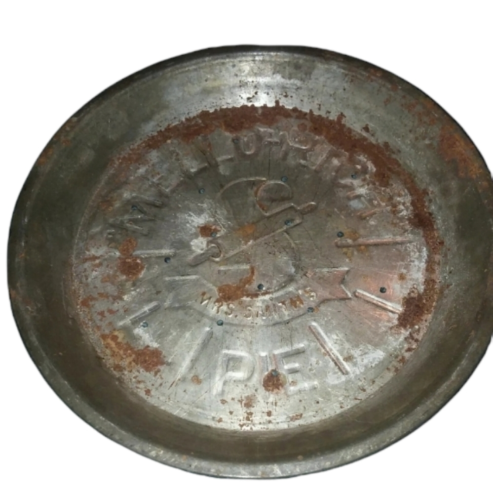 Vintage Decorative Pie Pan Tin Rustic Decor Farmhouse Granny Chic Cottagecore